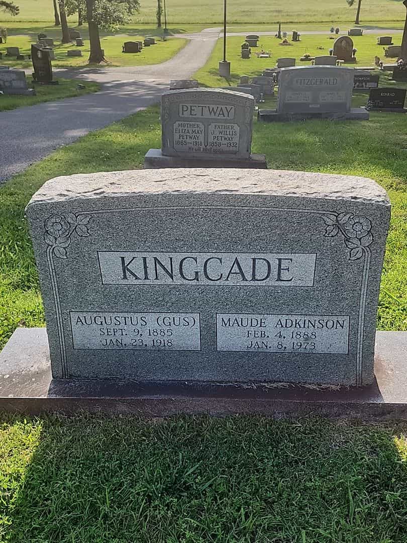 Maude Adkinson Kingcade's grave. Photo 1