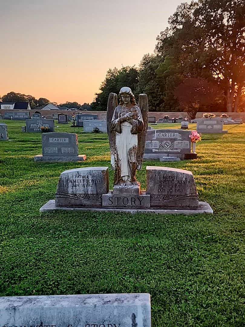 Janet Glass Story's grave. Photo 2