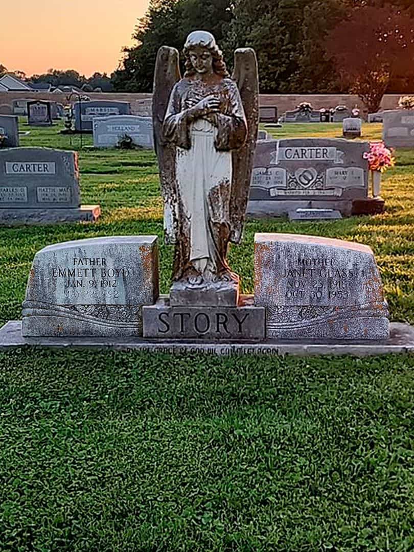 Janet Glass Story's grave. Photo 1