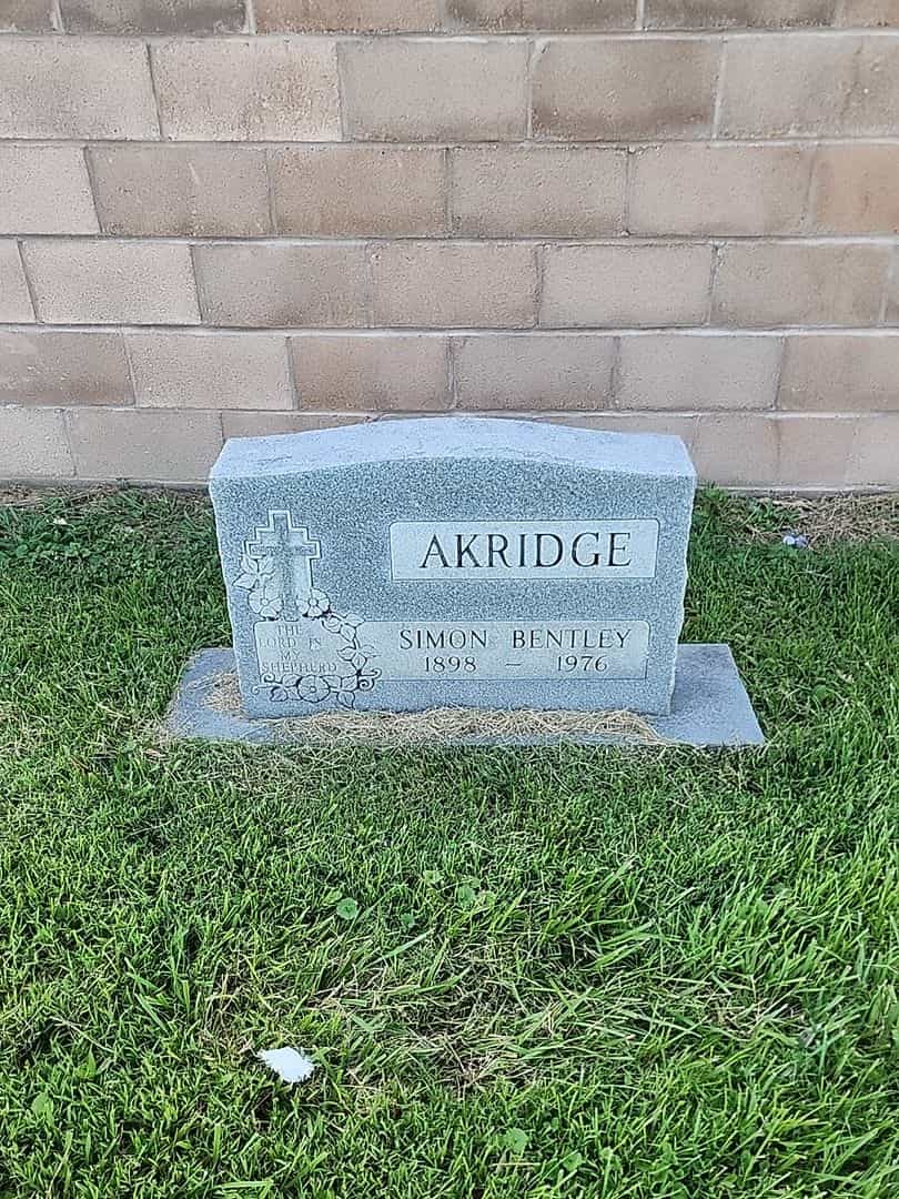 Simon Bentley Akridge's grave. Photo 1