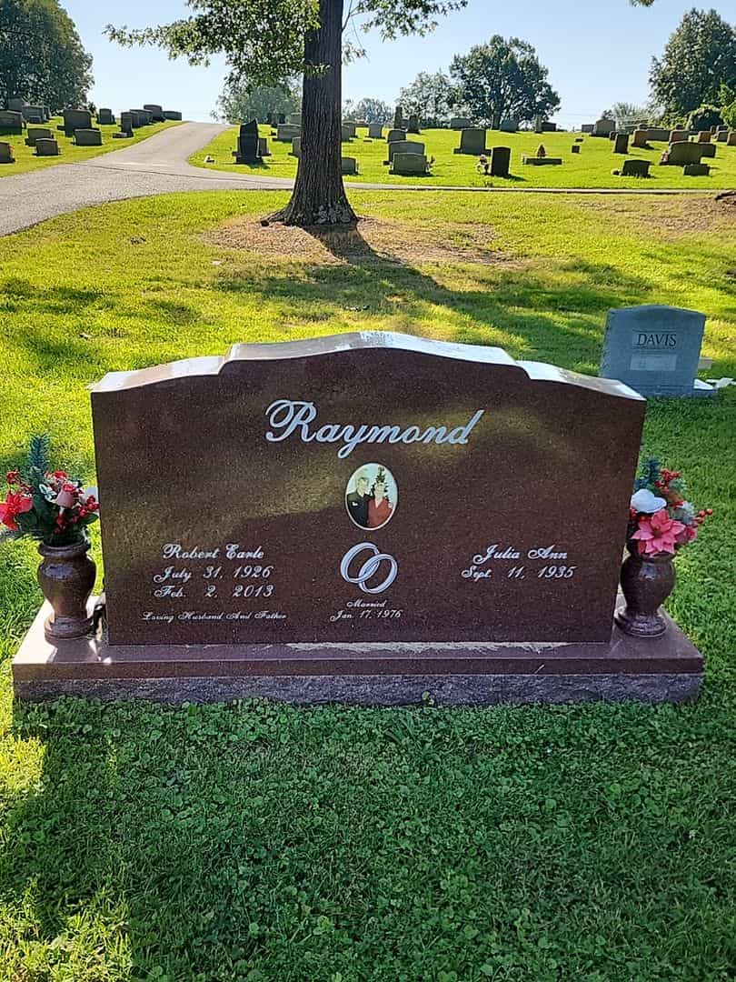 Robert Earle Raymond's grave. Photo 1