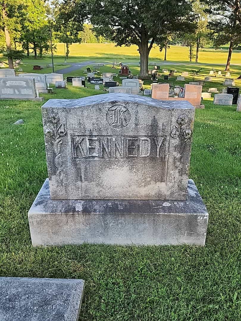 Edwin B. Kennedy's grave. Photo 1