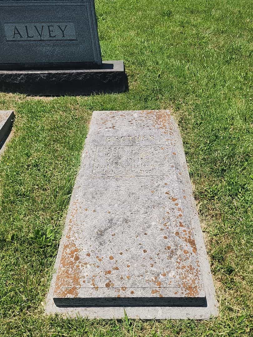 Lessie E. Alvey's grave. Photo 3