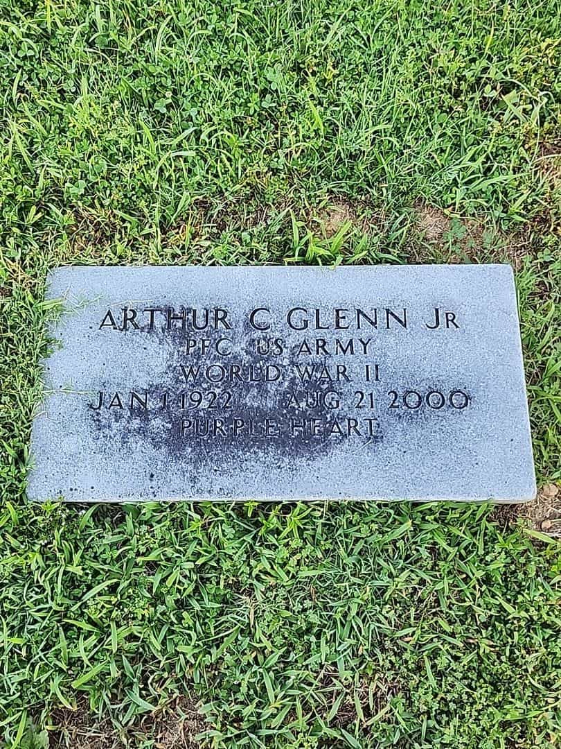 Arthur C. Glenn Junior's grave. Photo 3