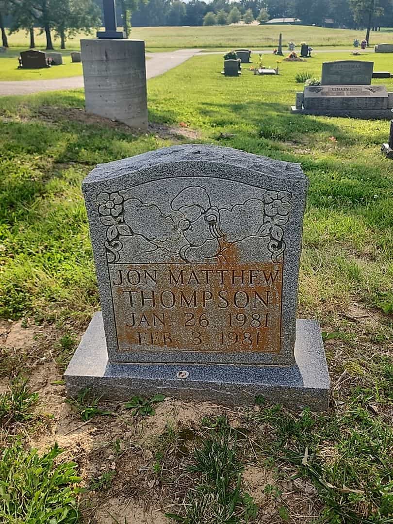Jon Matthew Thompson's grave. Photo 1