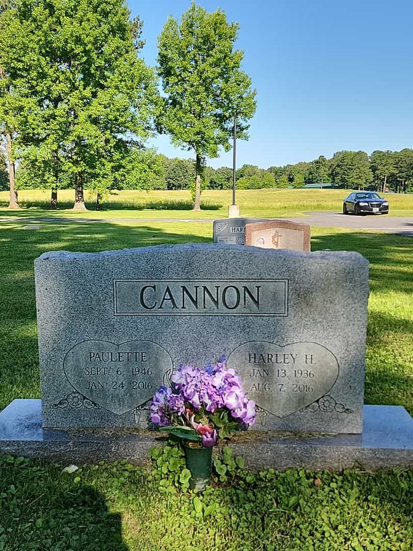 Harley H. Cannon's grave. Photo 1