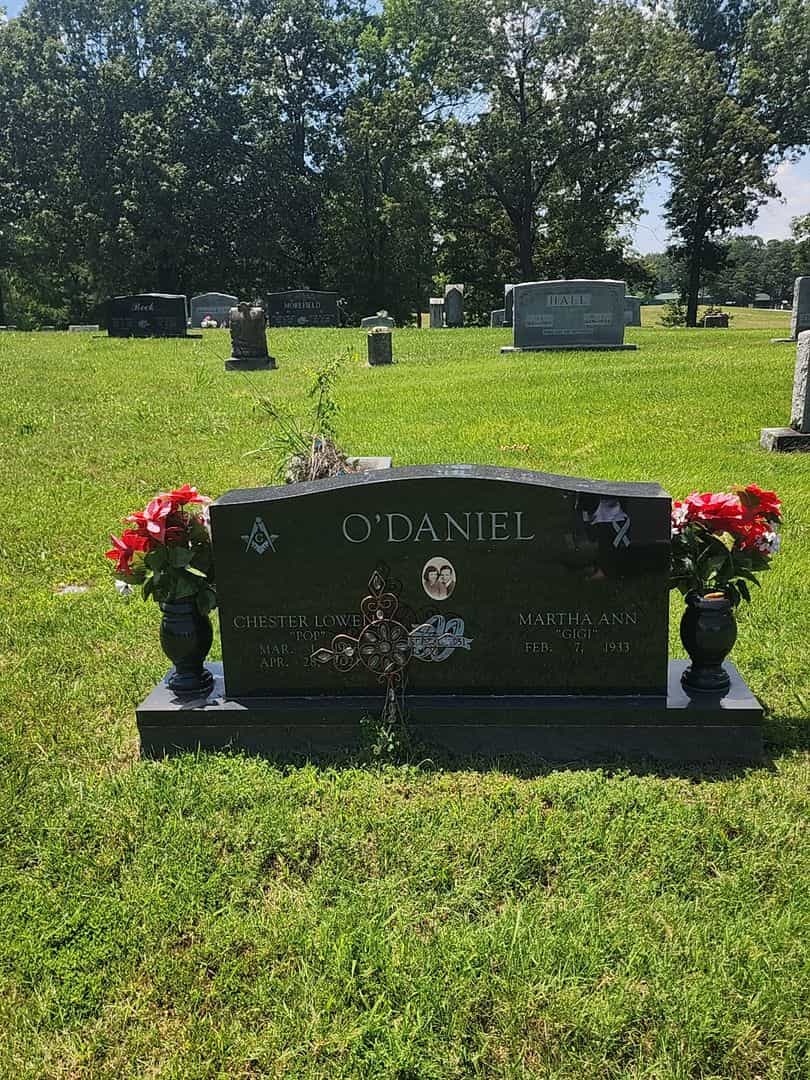 Chester Lowell "Pop" O`Daniel's grave. Photo 2