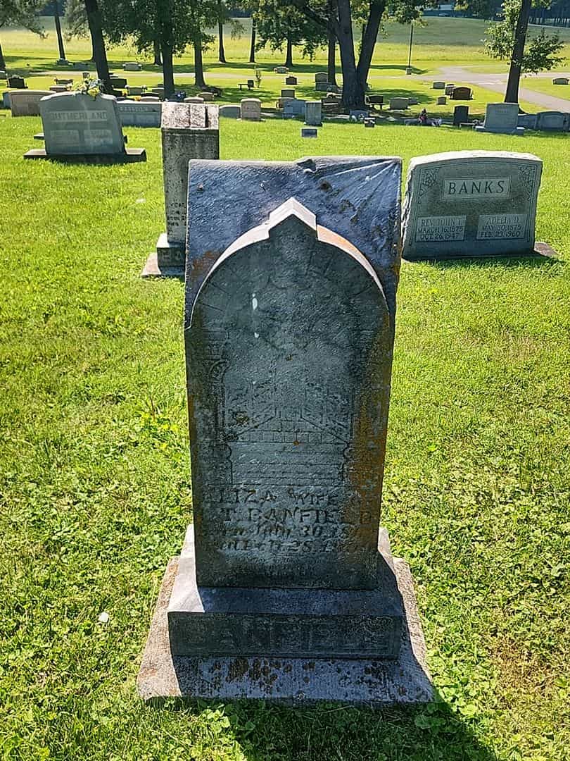Eliza Banfield's grave. Photo 1